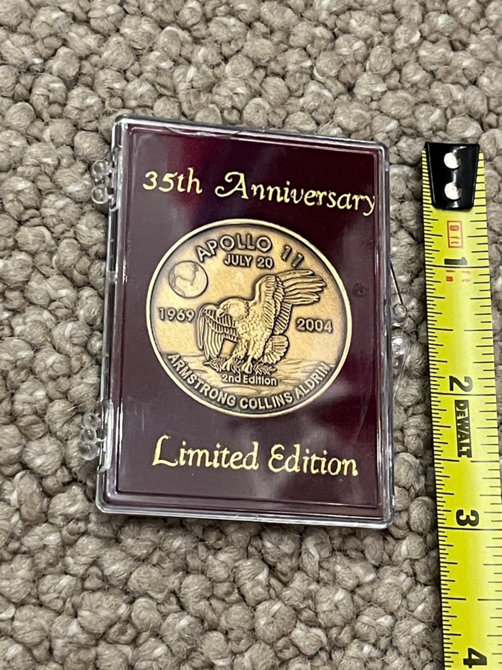 Limited Edition Apollo 11 Commemorative Coin in Gold Tone - 35th Anniversary - Picture 8 of 8